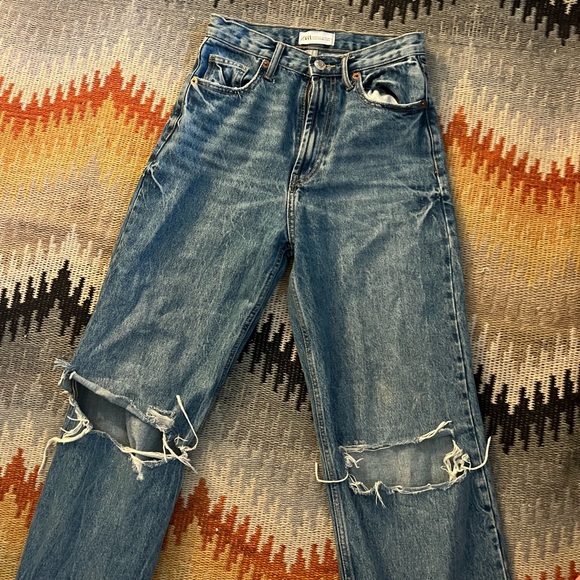 Zara Ripped Jeans - Picture 4 of 5